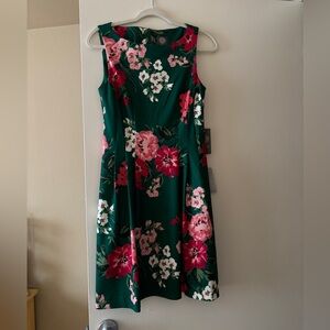 Feminine floral Vince Camuto skater dress. New! Never worn.